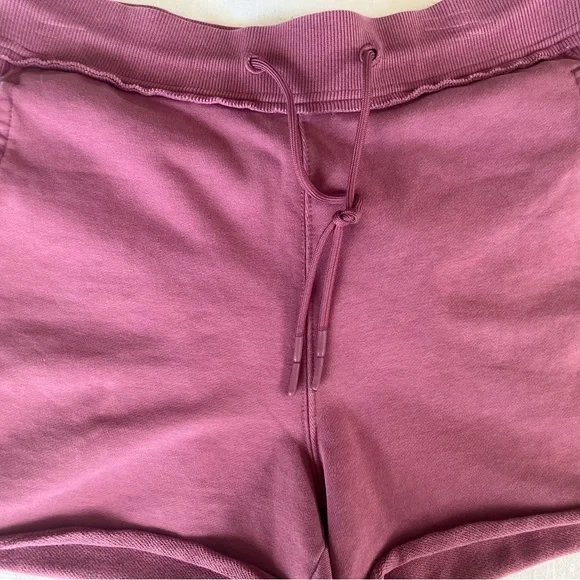 Women's Casual Burgundy Shorts - Picture 4 of 6